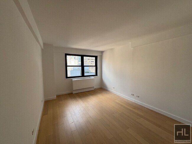 East 39th Street in New York, NY - Building Photo - Building Photo