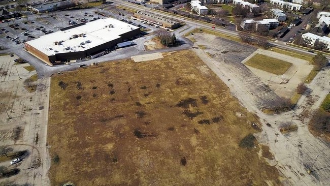 Anthony Place at Prairie Centre in St. Charles, IL - Building Photo - Building Photo