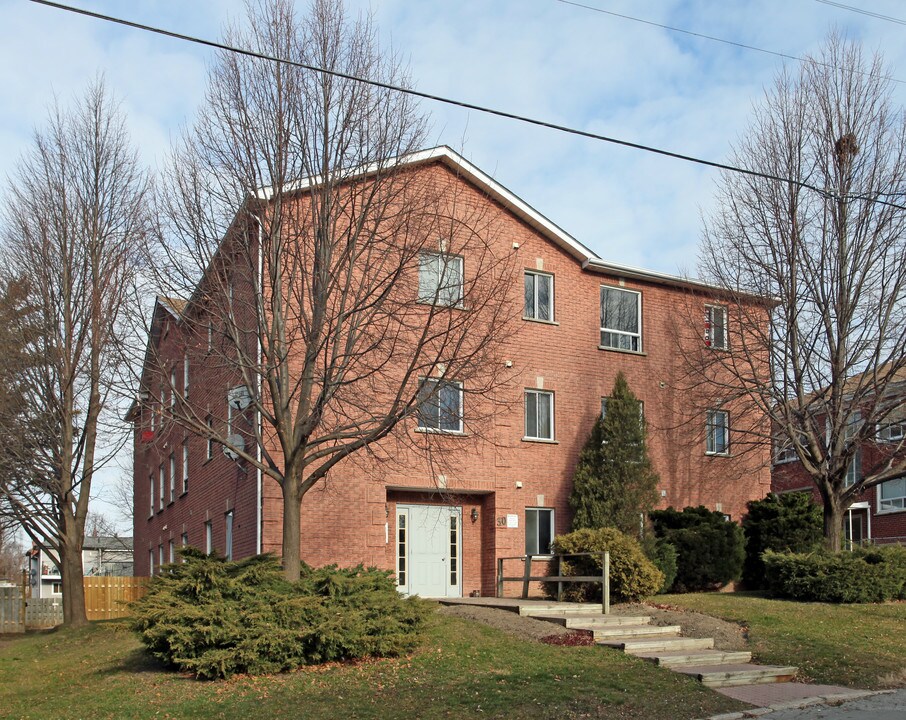 30 Avenue St in Oshawa, ON - Building Photo