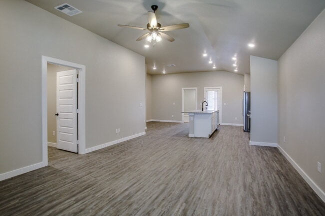 1710 142nd St in Lubbock, TX - Foto de edificio - Building Photo