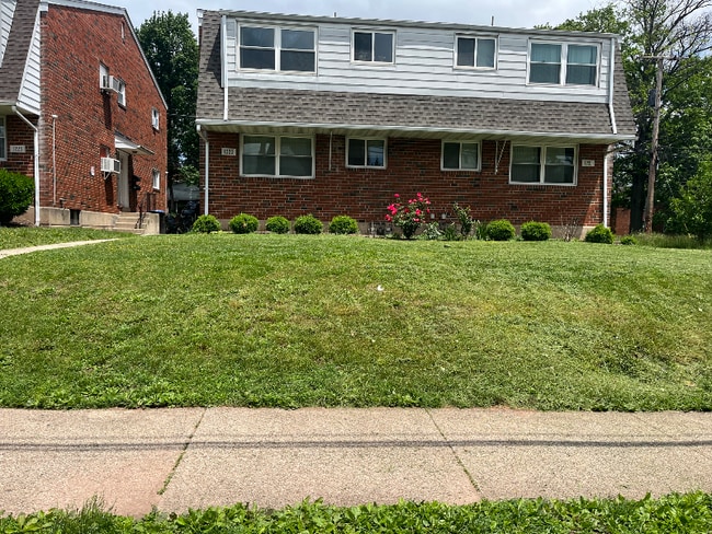 property at 1223 W Marshall St