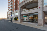 Flagship Wharf in Charlestown, MA - Foto de edificio - Building Photo