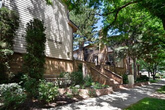 1011 Pennsylvania St-Unit -B in Denver, CO - Foto de edificio - Building Photo
