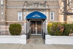 282 Magnolia Ave in Jersey City, NJ - Building Photo