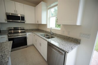 34217 Cinder Wy in Wesley Chapel, FL - Building Photo - Building Photo