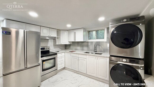 159 Stanley Av in Toronto, ON - Building Photo - Building Photo