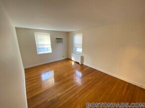 17 Captain Parker Arms in Lexington, MA - Building Photo - Building Photo