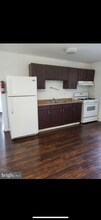 125 W Clayton Ave, Unit B in Clayton, NJ - Building Photo - Building Photo
