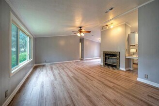 125 Queen Anne Cir in Canyon Lake, TX - Building Photo - Building Photo