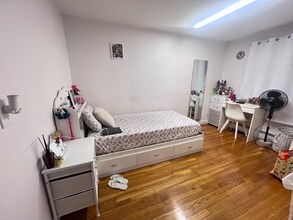 35 Montvale Ave in Woburn, MA - Foto de edificio - Building Photo