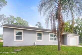 2831 SE Melaleuca Blvd in Port St. Lucie, FL - Building Photo - Building Photo