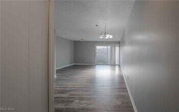 27 Landings Way in Avon Lake, OH - Building Photo - Building Photo