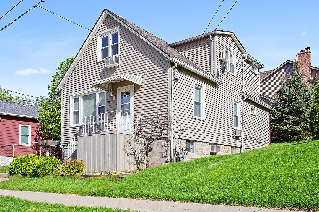 512 Porter St-Unit -2 in Lemont, IL - Building Photo