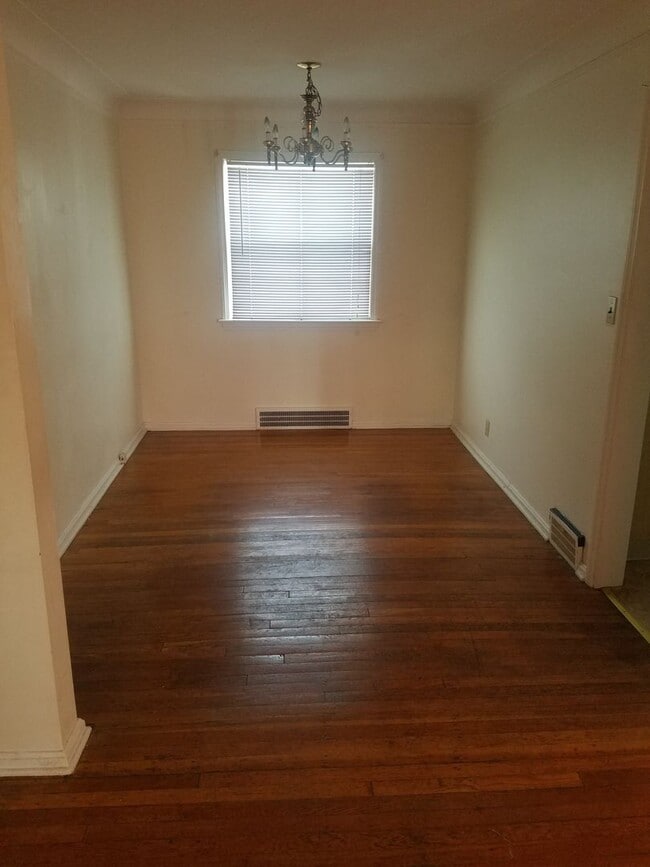 3911 Warrendale Rd in South Euclid, OH - Building Photo - Building Photo