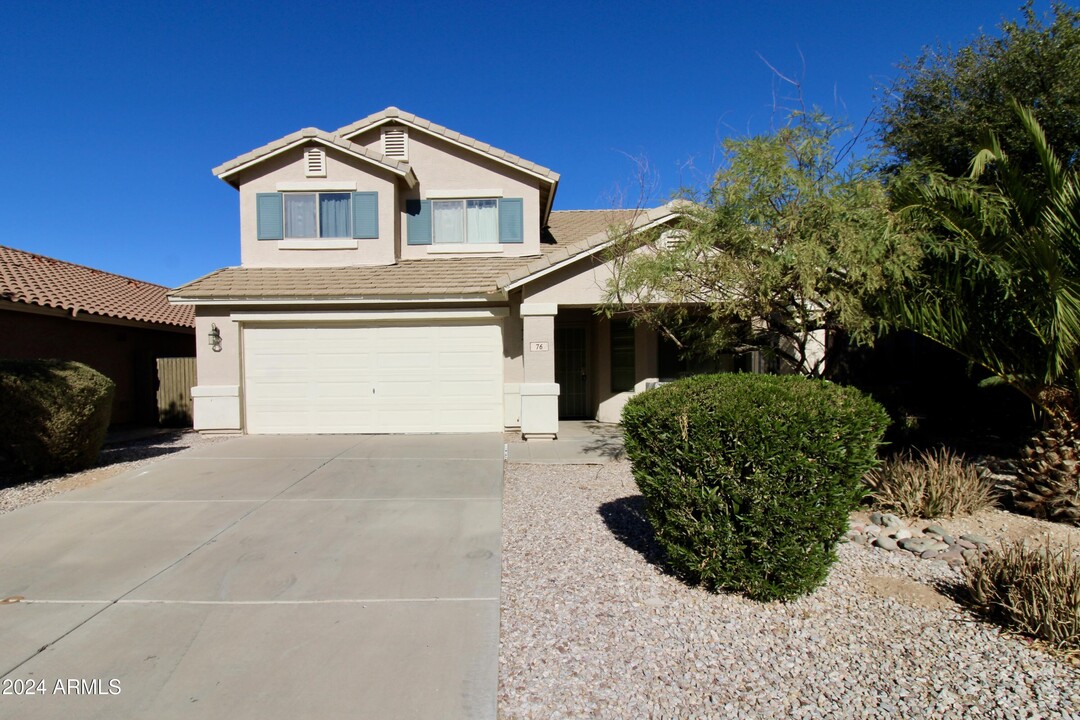 76 W Corriente Ct in San Tan Valley, AZ - Building Photo