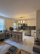 3005 Newtown Ave, Unit #3 in Astoria, NY - Building Photo - Building Photo
