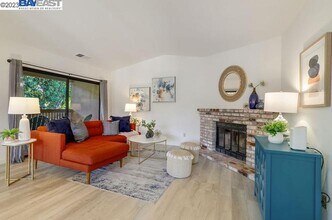 135 Ray St in Pleasanton, CA - Building Photo - Building Photo