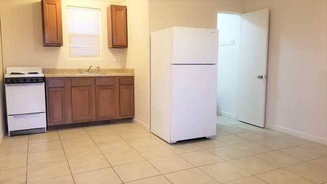 1595 W Mountain View Rd-Unit -1 in Phoenix, AZ - Building Photo - Building Photo