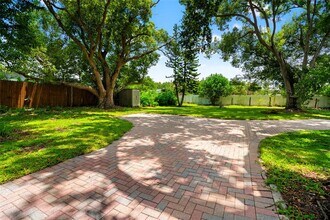 5709 Lake Le Clare Rd in Lutz, FL - Building Photo - Building Photo