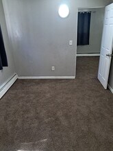 1931 Clinton St in Aurora, CO - Foto de edificio - Building Photo