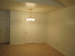 2035 Echo Lake Dr in Dallas, TX - Building Photo - Building Photo