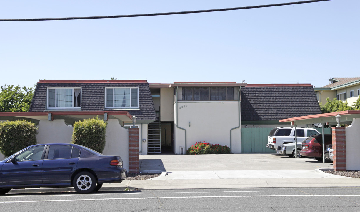 2031 Fairway Dr in San Leandro, CA - Building Photo