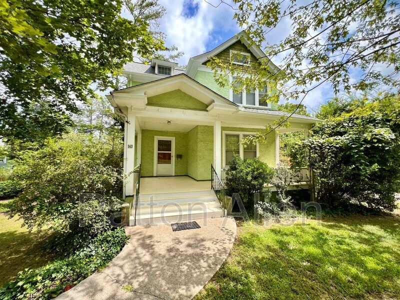 143 Pearson Dr in Asheville, NC - Building Photo