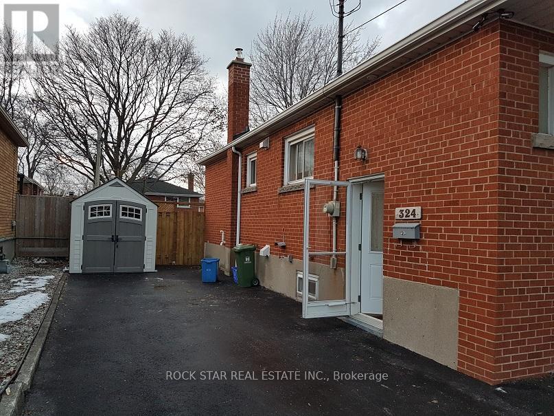 324 E 33rd St in Hamilton, ON - Building Photo