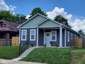 822 N Gray St in Indianapolis, IN - Building Photo - Building Photo