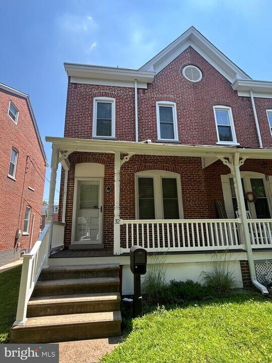 32 3rd Ave in Florence, NJ - Building Photo