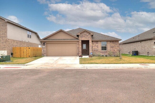 1330 Trent Pk Ln in Corpus Christi, TX - Building Photo - Building Photo