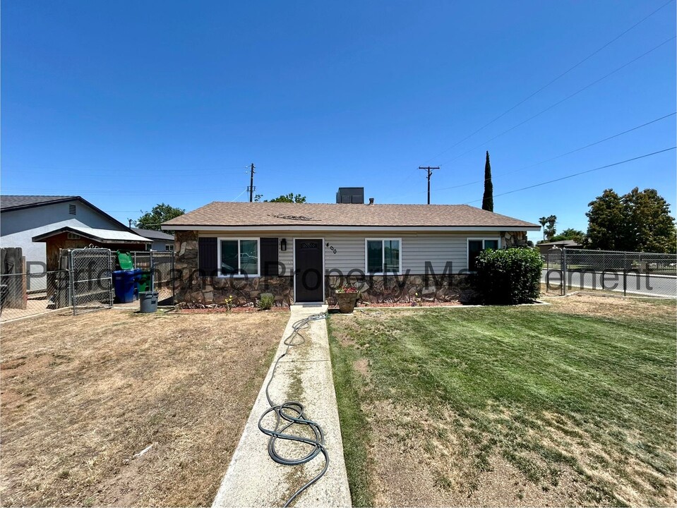 400 Louise St in Shafter, CA - Building Photo