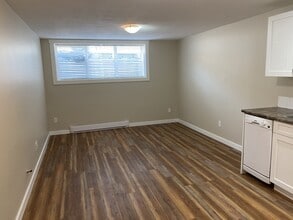 1620-1688 88 Ave in Dawson Creek, BC - Building Photo - Building Photo