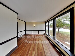4431 Venus Ave in Harrisburg, PA - Foto de edificio - Building Photo