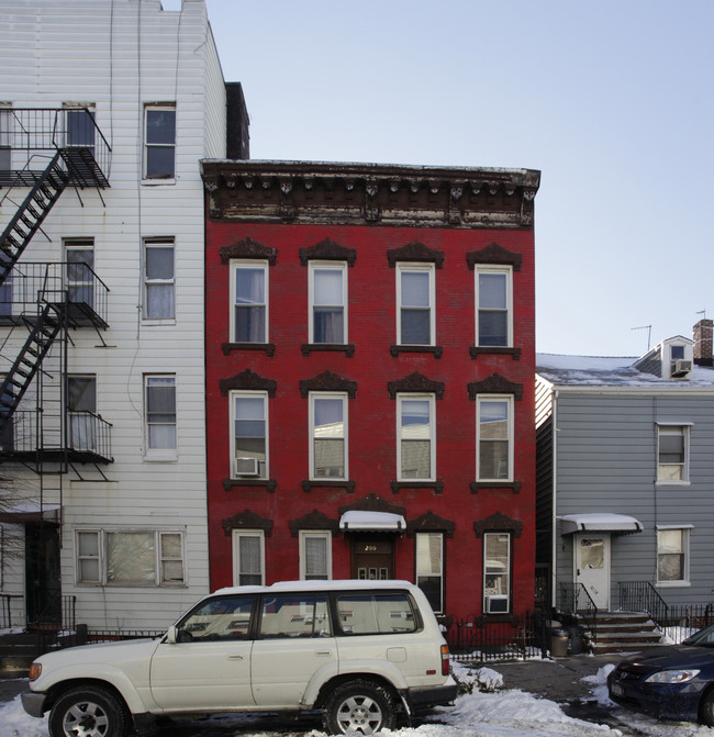 200 Kent St in Brooklyn, NY - Building Photo - Building Photo