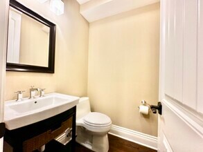 1249 Caroline Ct in Vernon Hills, IL - Foto de edificio - Building Photo