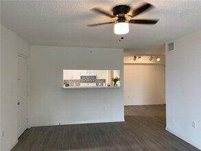 12112 St.Andrews Pl in Miramar, FL - Building Photo - Building Photo