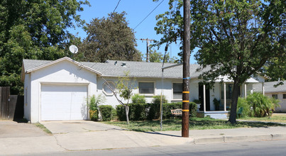 1103-1107 Gum Ave in Woodland, CA - Building Photo - Building Photo