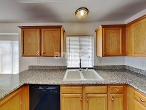 7534 Tuckaway Harbor St in Las Vegas, NV - Building Photo - Building Photo