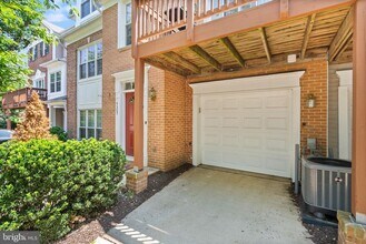 4305 Hackney Coach Ln in Fairfax, VA - Building Photo - Building Photo