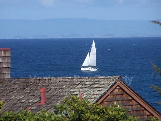 332 Central Ave in Pacific Grove, CA - Building Photo - Building Photo