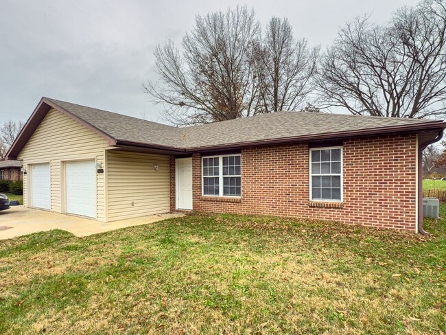 2563-2563 E Morris Dr in Columbia, MO - Building Photo - Building Photo