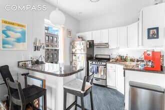 258 Halsey St in Brooklyn, NY - Building Photo - Building Photo