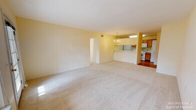 2767 S Knightsbridge Cir in Ann Arbor, MI - Building Photo - Building Photo