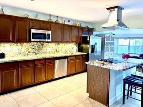 5041 NE 15th Ave in Fort Lauderdale, FL - Building Photo - Building Photo