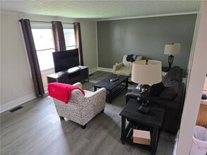 103 Virginia Manor Rd in Rochester, NY - Building Photo - Building Photo