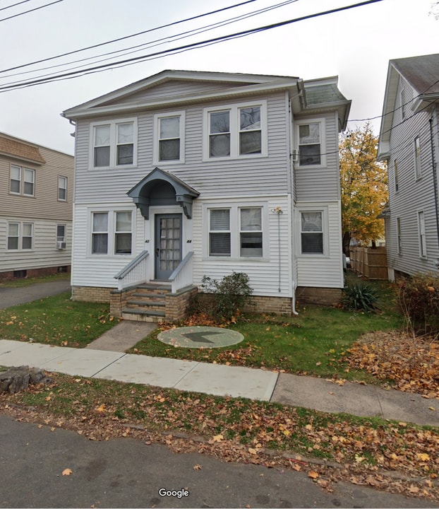 42 Lester St in West Haven, CT - Foto de edificio