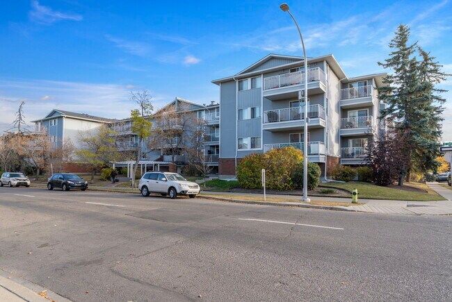1735-111 11 Ave SW in Calgary, AB - Building Photo - Building Photo