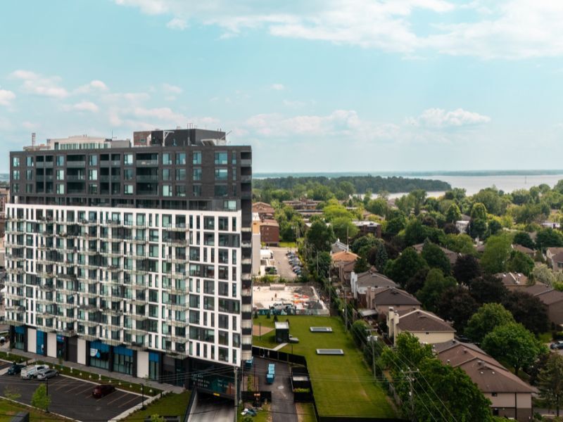 Westisle in Dorval, QC - Building Photo