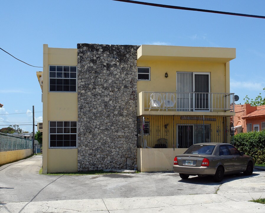 1550 SW 3rd St in Miami, FL - Building Photo